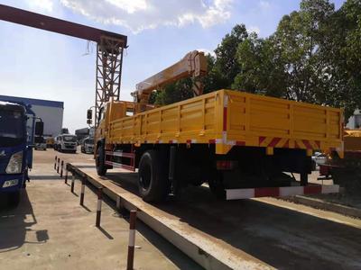 東風(fēng)6.3噸隨車吊 玉柴160馬力發(fā)動(dòng)機(jī)，廠家直銷價(jià)格優(yōu)勢解析